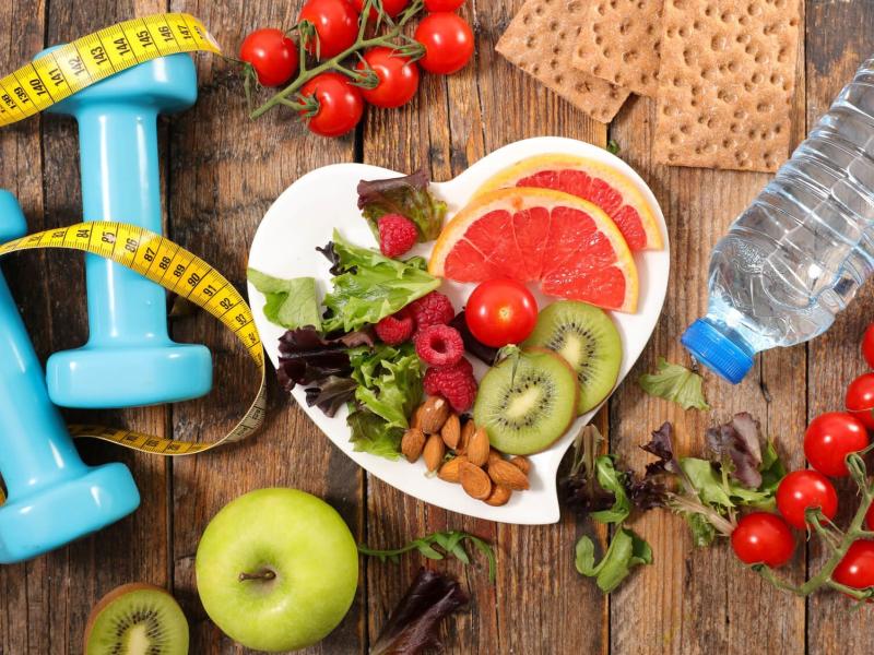 Healthy food, weights, water